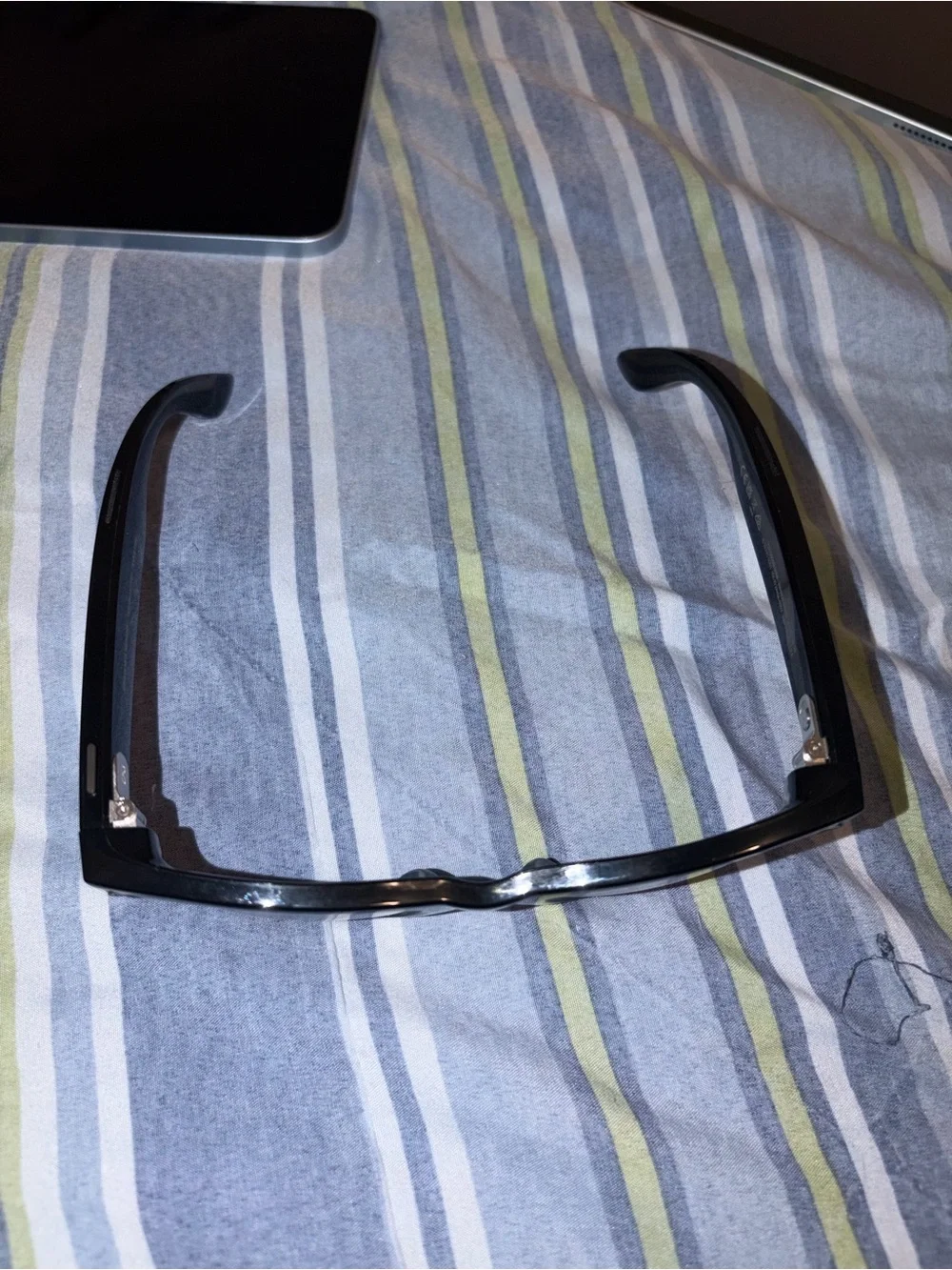Ray-Ban image shows